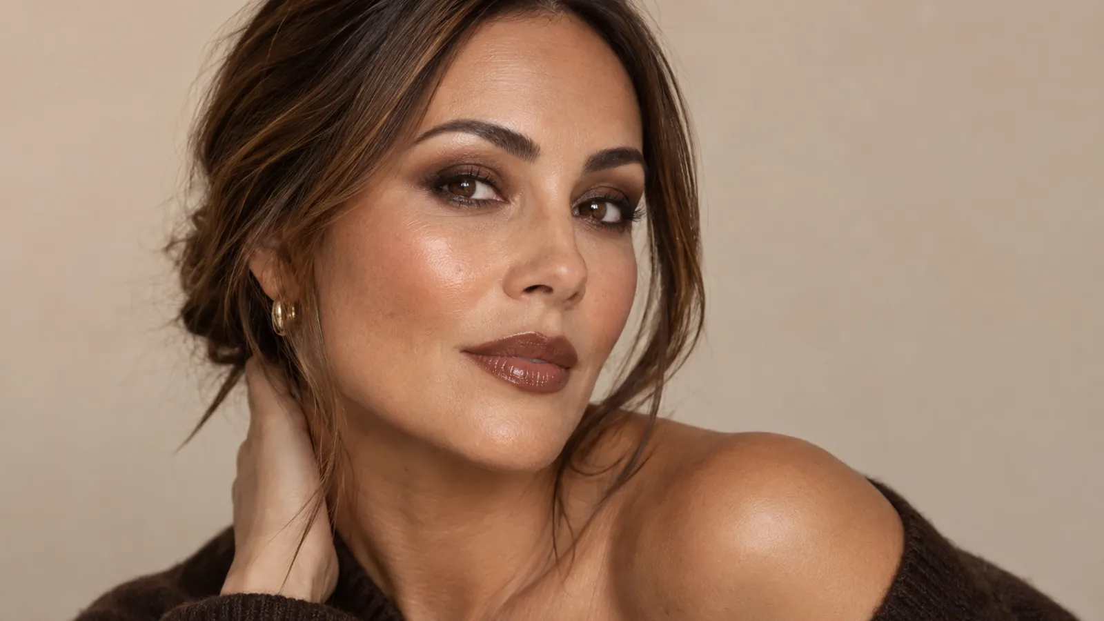 Evening toasty makeup with espresso eyes and cocoa glossy lips